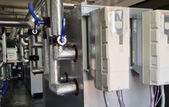 Large heat pump in a building Large heat pump in a building